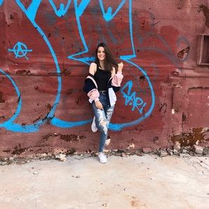 Meet your Posher, Victoria